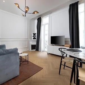 Newly Renovated With Balcony, Ac, Fiber Internet , Monte Carlo Monaco